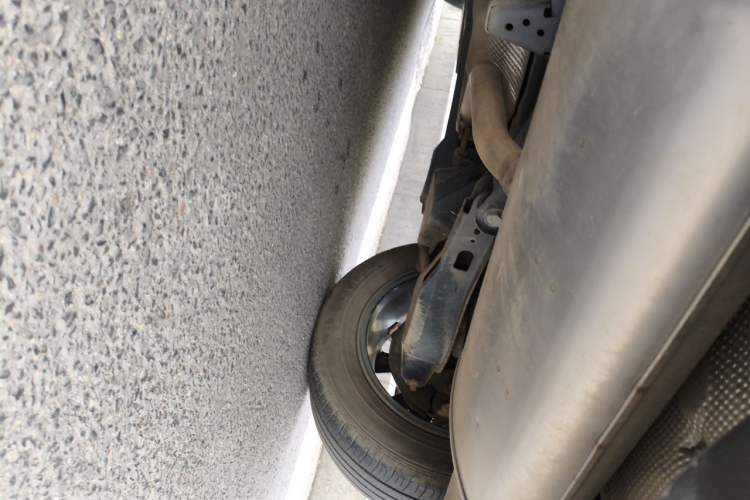 Used Toyota IZOA 2018 2.0L Yichi Version China VI Standard Chassis Rear