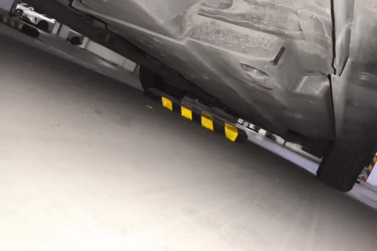 Used Toyota IZOA 2018 2.0L Yichi Edition China V Standard Chassis Rear Right
