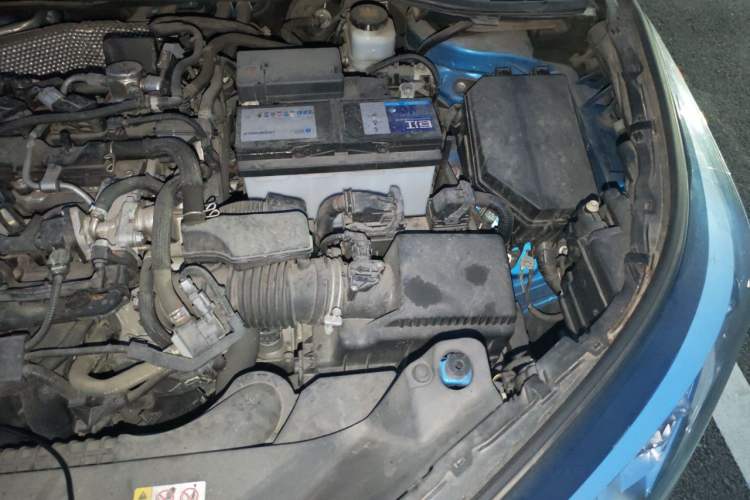 Used Toyota IZOA 2018 2.0L Yichi Version China VI Standard Engine Bay Left