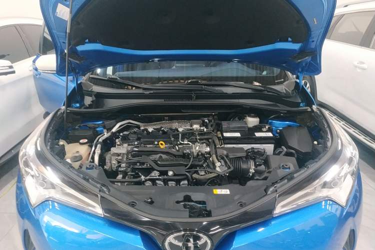 Used Toyota IZOA 2018 2.0L Yichi Edition China V Standard Engine Bay