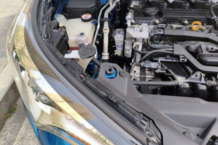 Used Toyota IZOA 2018 2.0L Yichi Version China VI Standard Engine Bay Right