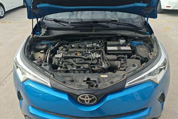 Used Toyota IZOA 2018 2.0L Yichi Edition China V Standard Engine Bay