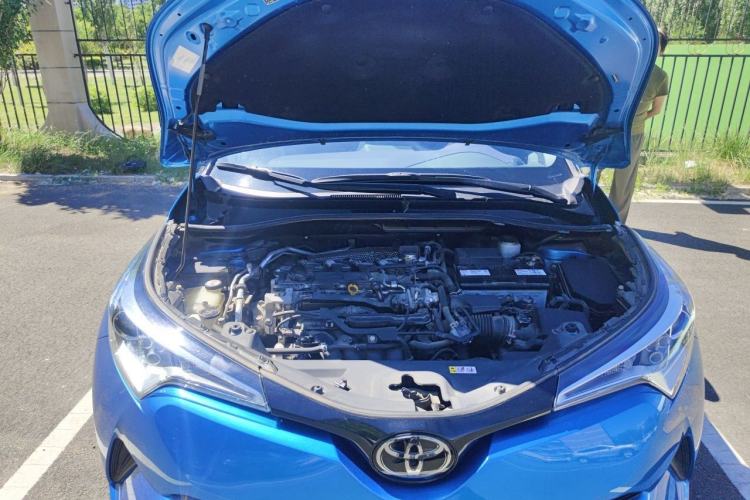 Used Toyota IZOA 2018 2.0L Yichi Edition China V Standard Engine Bay