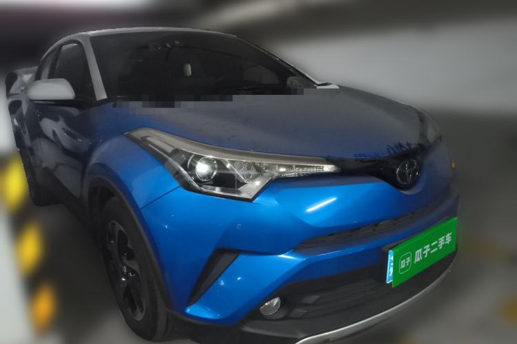 Used Toyota IZOA 2018 2.0L Yichi Edition China V Standard Front Right 45 Deg