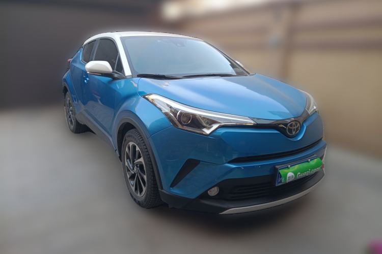 Used Toyota IZOA 2018 2.0L Yichi Edition China V Standard Front Right 45 Deg