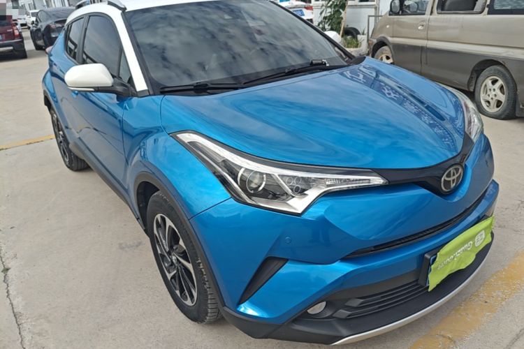 Used Toyota IZOA 2018 2.0L Yichi Edition China V Standard Front Right 45 Deg