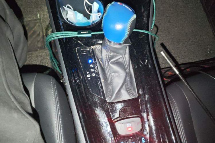 Used Toyota IZOA 2018 2.0L Yichi Version China VI Standard Gear Lever