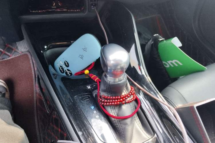 Used Toyota IZOA 2018 2.0L Yichi Edition China V Standard Gear Lever