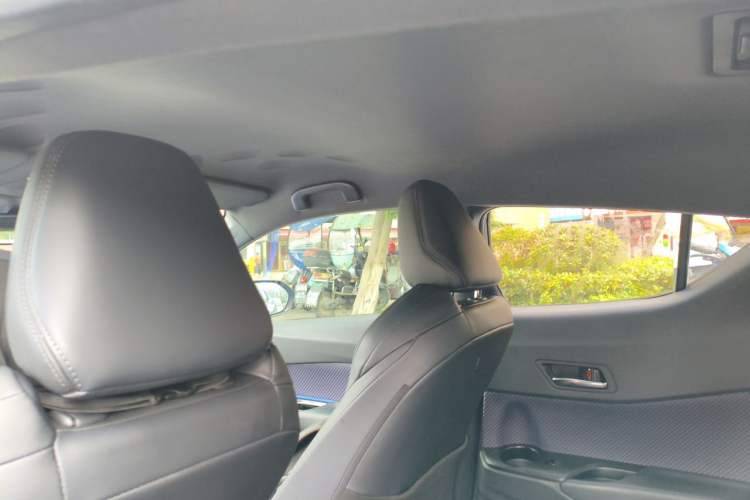 Used Toyota IZOA 2018 2.0L Yichi Version China VI Standard Headliner