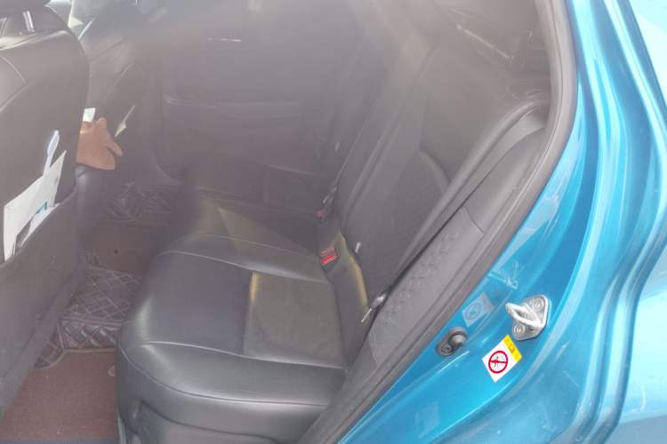 Used Toyota IZOA 2018 2.0L Yichi Edition China V Standard Left Rear Seat