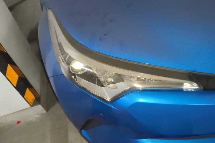 Used Toyota IZOA 2018 2.0L Yichi Edition China V Standard Right Front Headlight