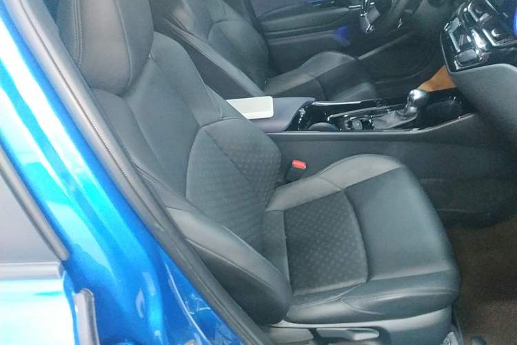 Used Toyota IZOA 2018 2.0L Yichi Edition China V Standard Right Front Seat