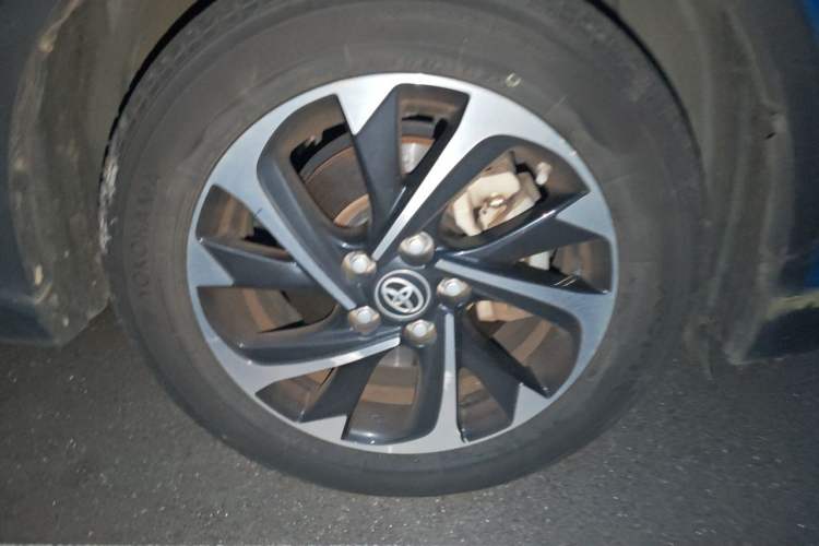Used Toyota IZOA 2018 2.0L Yichi Version China VI Standard Right Front Wheel Hub