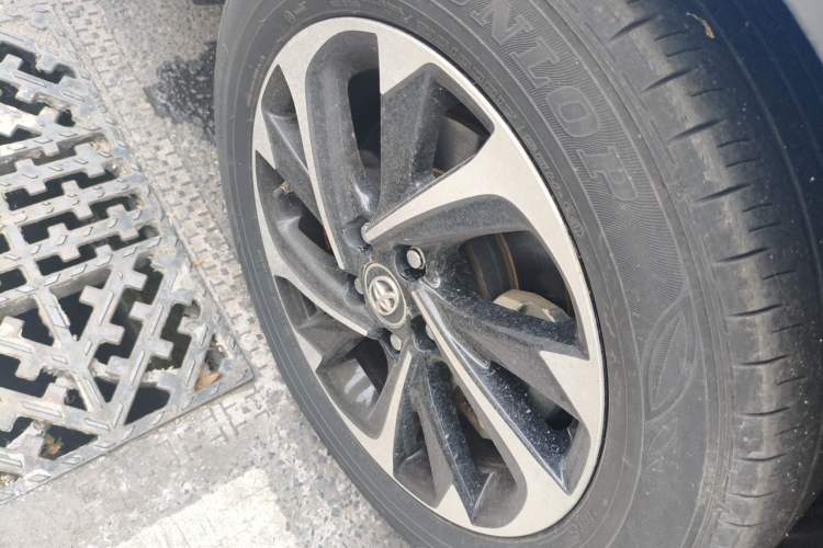 Used Toyota IZOA 2018 2.0L Yichi Version China VI Standard Right Front Wheel Hub