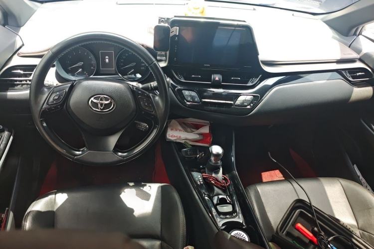 Used Toyota IZOA 2018 2.0L Yixuan Version China V Standard Center Console