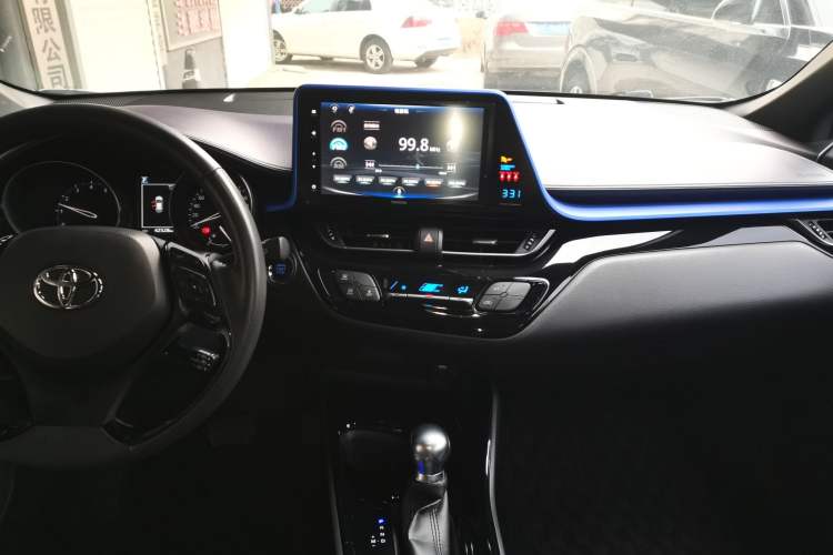 Used Toyota IZOA 2018 2.0L Yichi Version China VI Standard Audio And AC Panel
