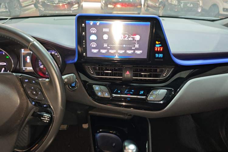 Used Toyota IZOA 2018 2.0L Yichi Version China VI Standard Audio And AC Panel