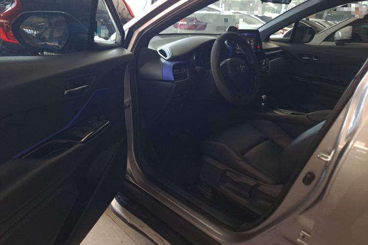 Used Toyota IZOA 2018 2.0L Yichi Version China VI Standard Driver Seat