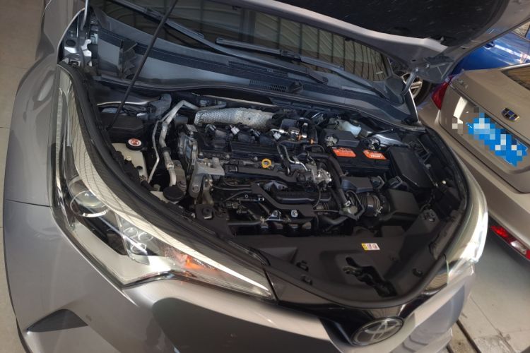 Used Toyota IZOA 2018 2.0L Yichi Version China VI Standard Engine Bay