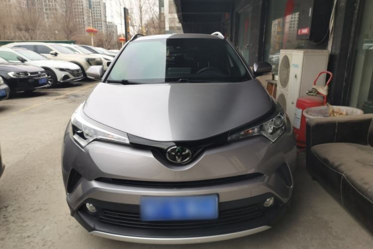 Used Toyota IZOA 2018 2.0L Yichi Version China VI Standard Front