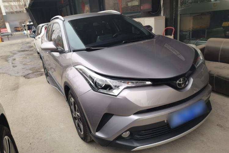 Used Toyota IZOA 2018 2.0L Yichi Version China VI Standard Front Right 45 Deg