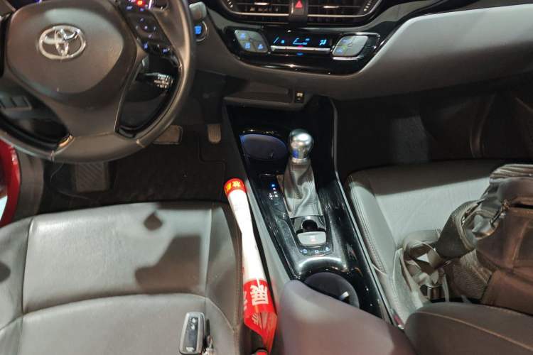 Used Toyota IZOA 2018 2.0L Yichi Version China VI Standard Gear Lever