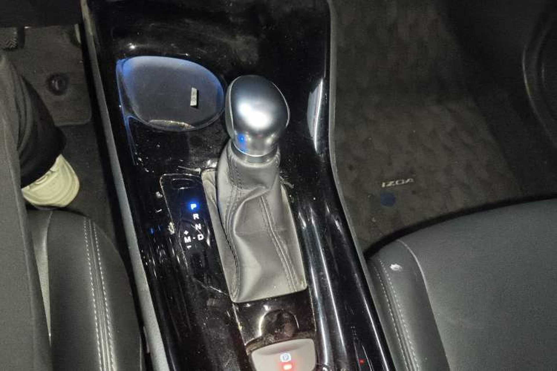 Used Toyota IZOA 2018 2.0L Yichi Edition China V Standard Gear Lever