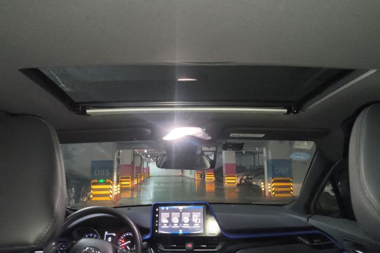 Used Toyota IZOA 2018 2.0L Yichi Edition China V Standard Headliner