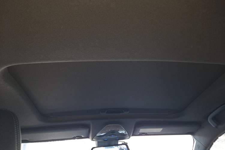 Used Toyota IZOA 2018 2.0L Yichi Version China VI Standard Headliner