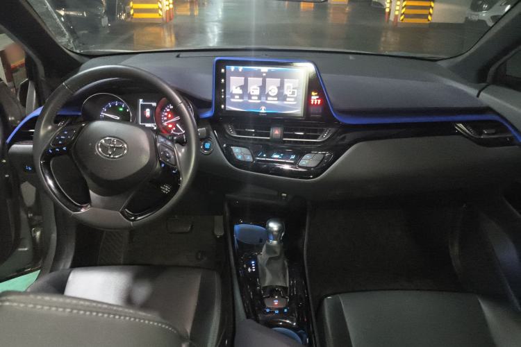 Used Toyota IZOA 2018 2.0L Yichi Edition China V Standard Interior 2