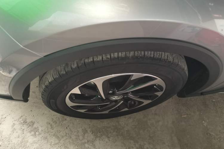 Used Toyota IZOA 2018 2.0L Yichi Version China VI Standard Left Front Wheel Hub