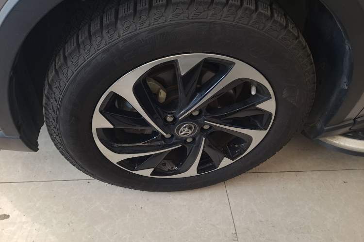 Used Toyota IZOA 2018 2.0L Yichi Version China VI Standard Left Front Wheel Hub