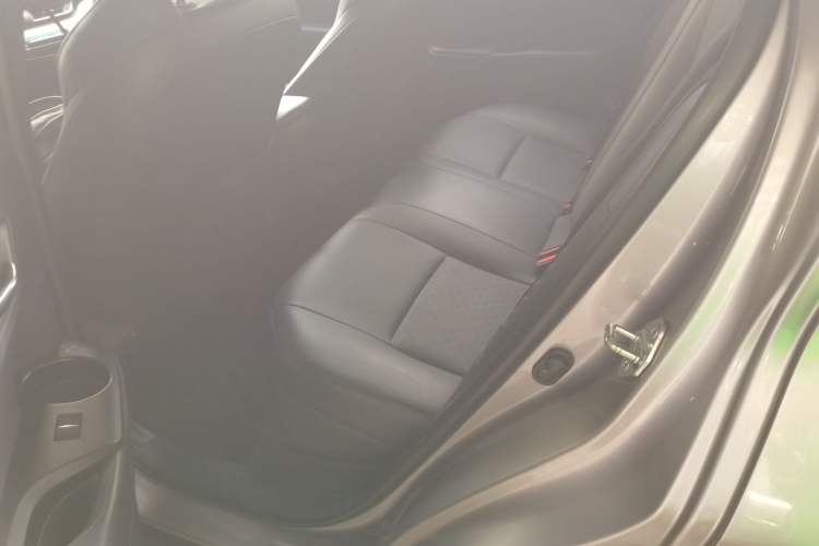 Used Toyota IZOA 2018 2.0L Yichi Version China VI Standard Left Rear Seat