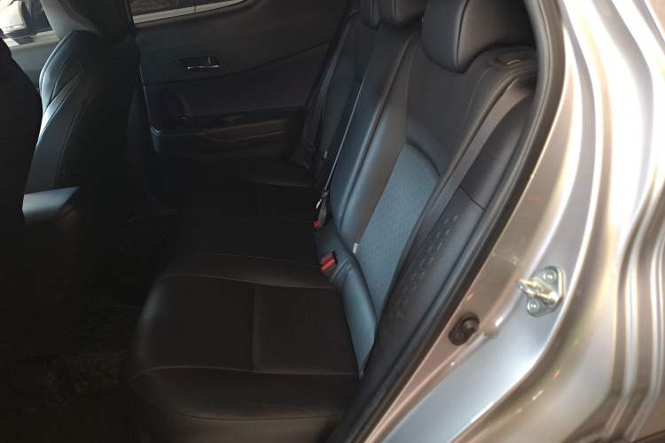 Used Toyota IZOA 2018 2.0L Yichi Version China VI Standard Left Rear Seat
