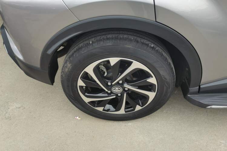 Used Toyota IZOA 2018 2.0L Yichi Version China VI Standard Right Rear Wheel Hub