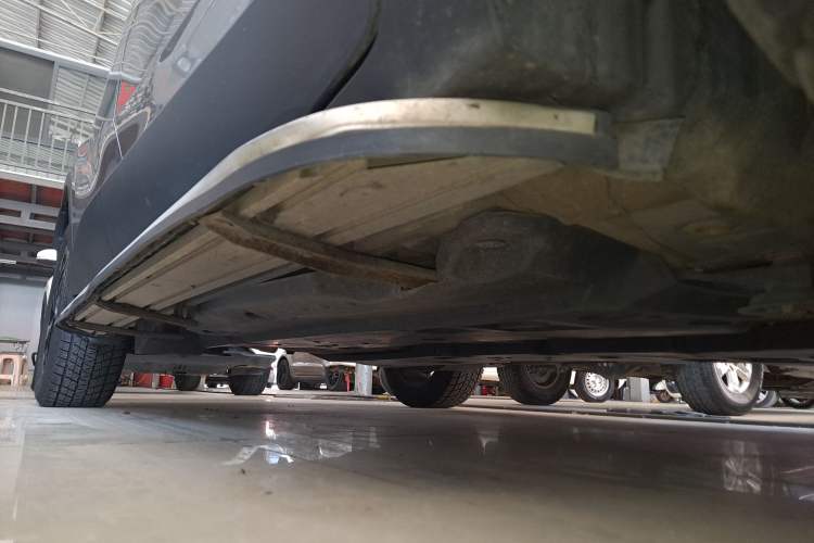 Used Toyota IZOA 2018 2.0L Yichi Version China VI Standard Right Side Sill