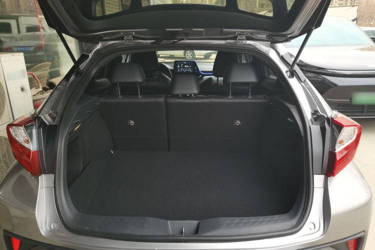 Used Toyota IZOA 2018 2.0L Yichi Version China VI Standard Trunk