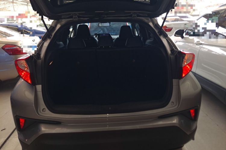 Used Toyota IZOA 2018 2.0L Yichi Version China VI Standard Trunk