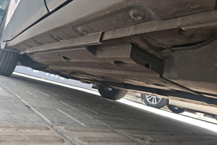 Used Toyota IZOA 2018 2.0L Yixuan Version China V Standard Chassis Rear Left
