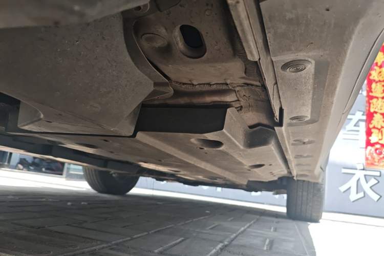 Used Toyota IZOA 2018 2.0L Yixuan Version China V Standard Chassis Rear Right