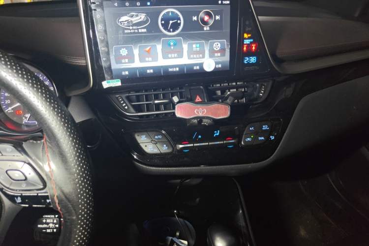 Used Toyota IZOA 2018 2.0L Yixuan Version China V Standard Audio And AC Panel