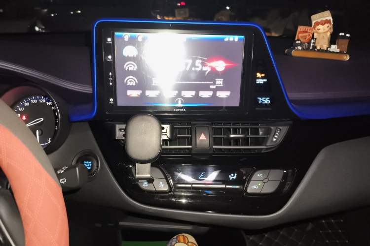 Used Toyota IZOA 2018 2.0L Yichi Edition China V Standard Audio And AC Panel