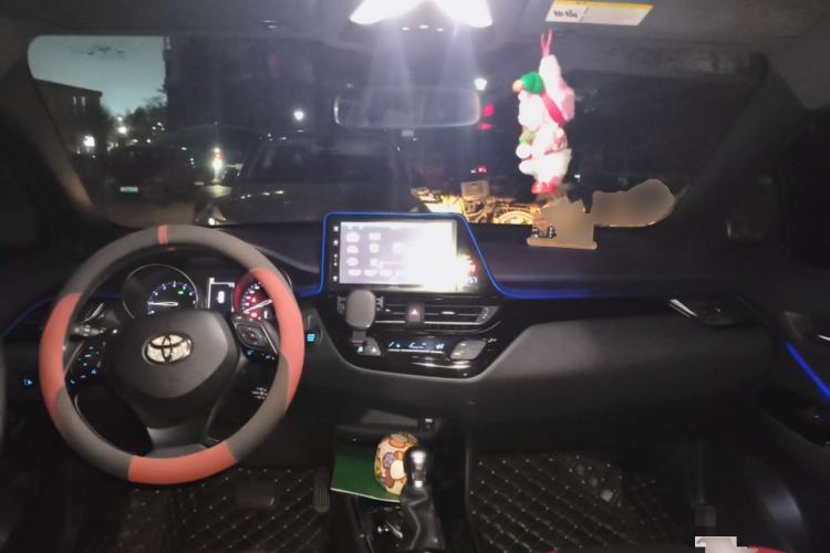 Used Toyota IZOA 2018 2.0L Yichi Edition China V Standard Center Console