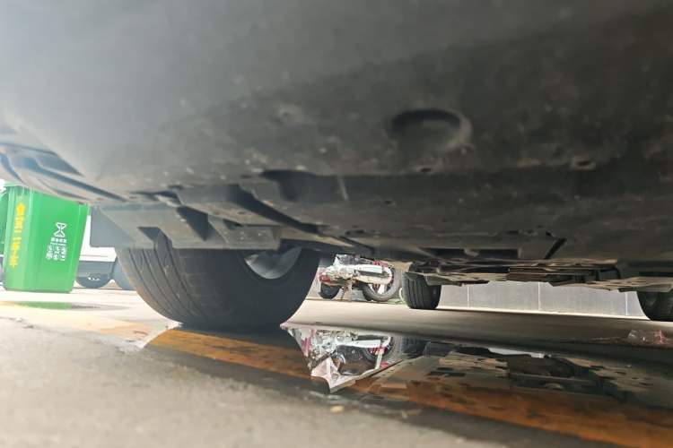 Used Toyota IZOA 2018 2.0L Yichi Version China VI Standard Chassis Front Right
