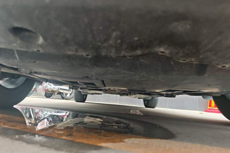 Used Toyota IZOA 2018 2.0L Yichi Version China VI Standard Chassis Front