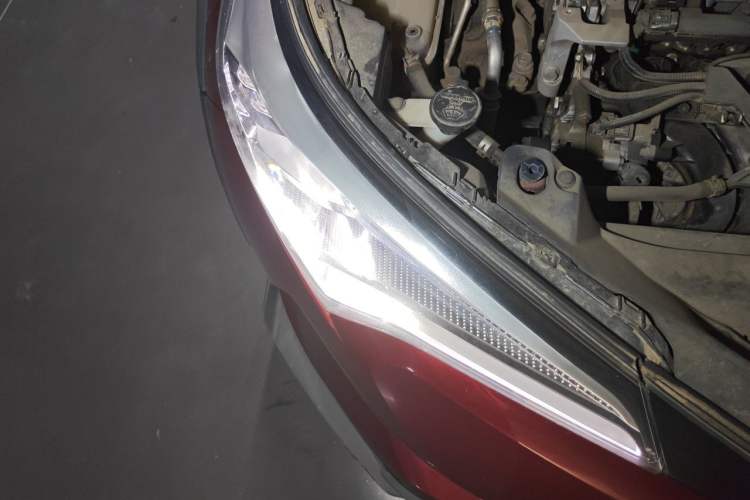 Used Toyota IZOA 2018 2.0L Yixuan Version China V Standard Engine Bay Right