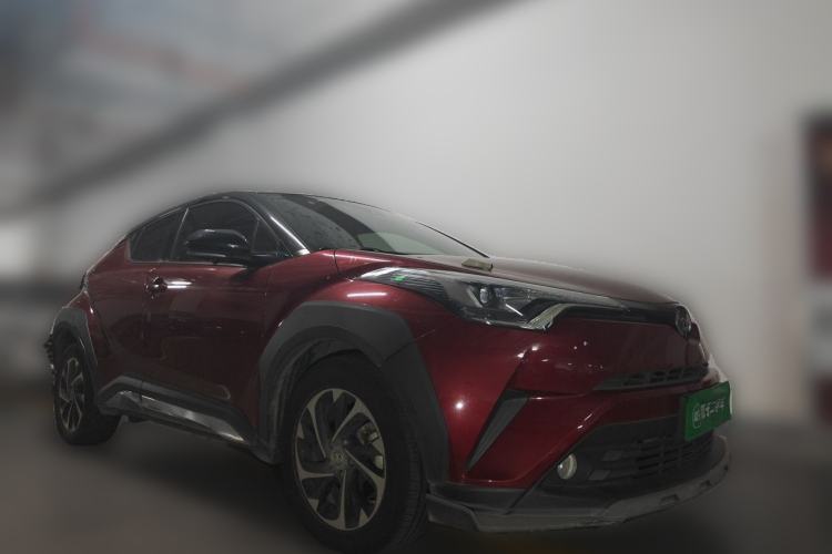 Used Toyota IZOA 2018 2.0L Yixuan Version China V Standard Front Right 45 Deg