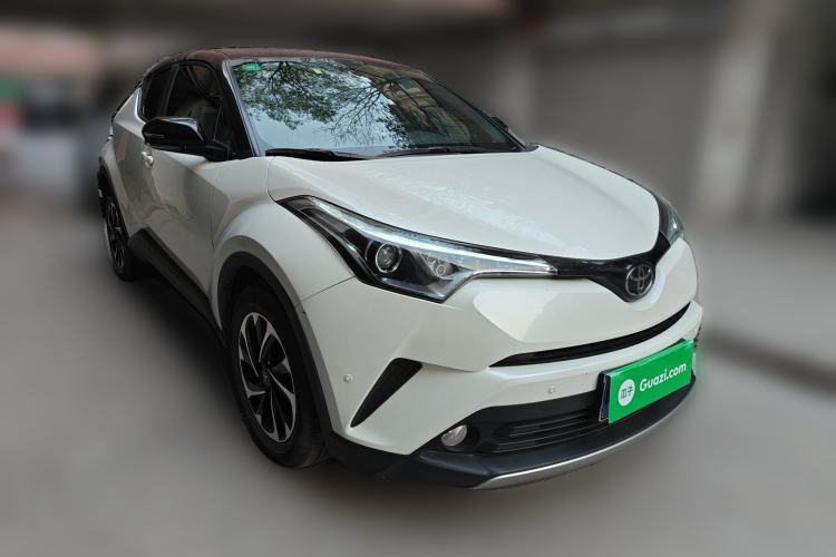 Used Toyota IZOA 2018 2.0L Yichi Edition China V Standard Front Right 45 Deg