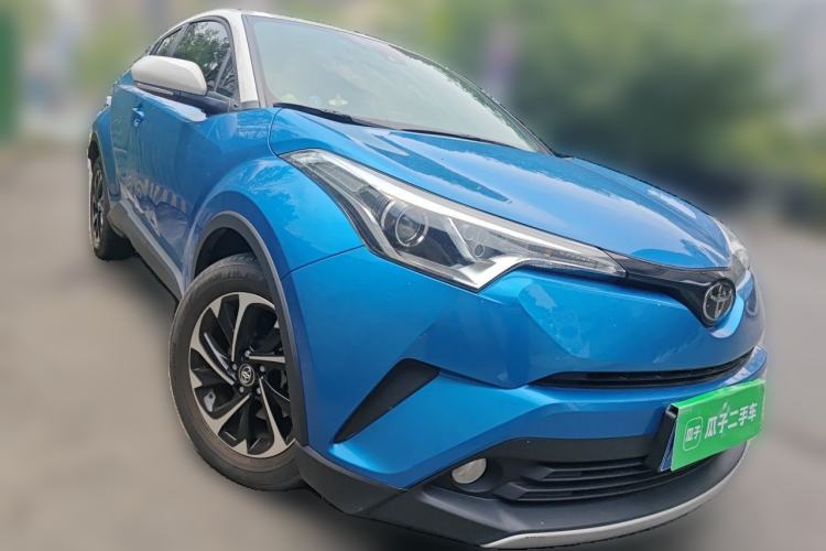 Used Toyota IZOA 2018 2.0L Yichi Edition China V Standard Front Right 45 Deg