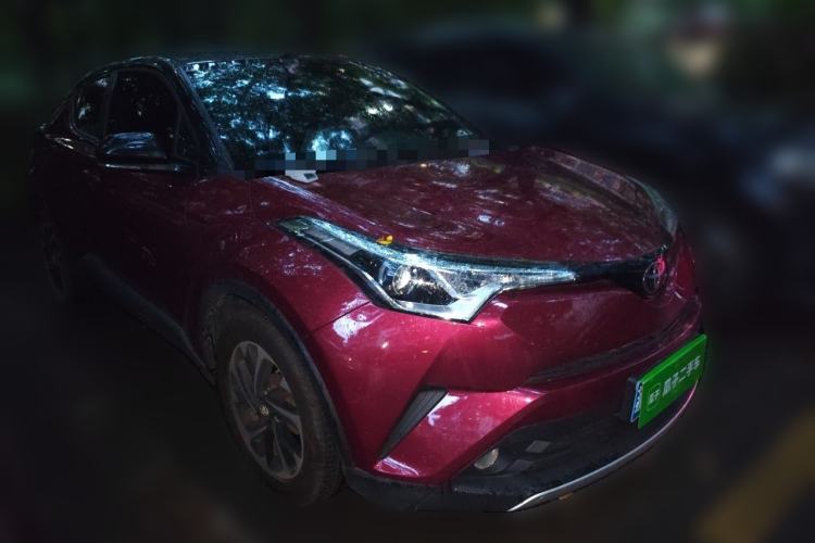 Used Toyota IZOA 2018 2.0L Yichi Edition China V Standard Front Right 45 Deg